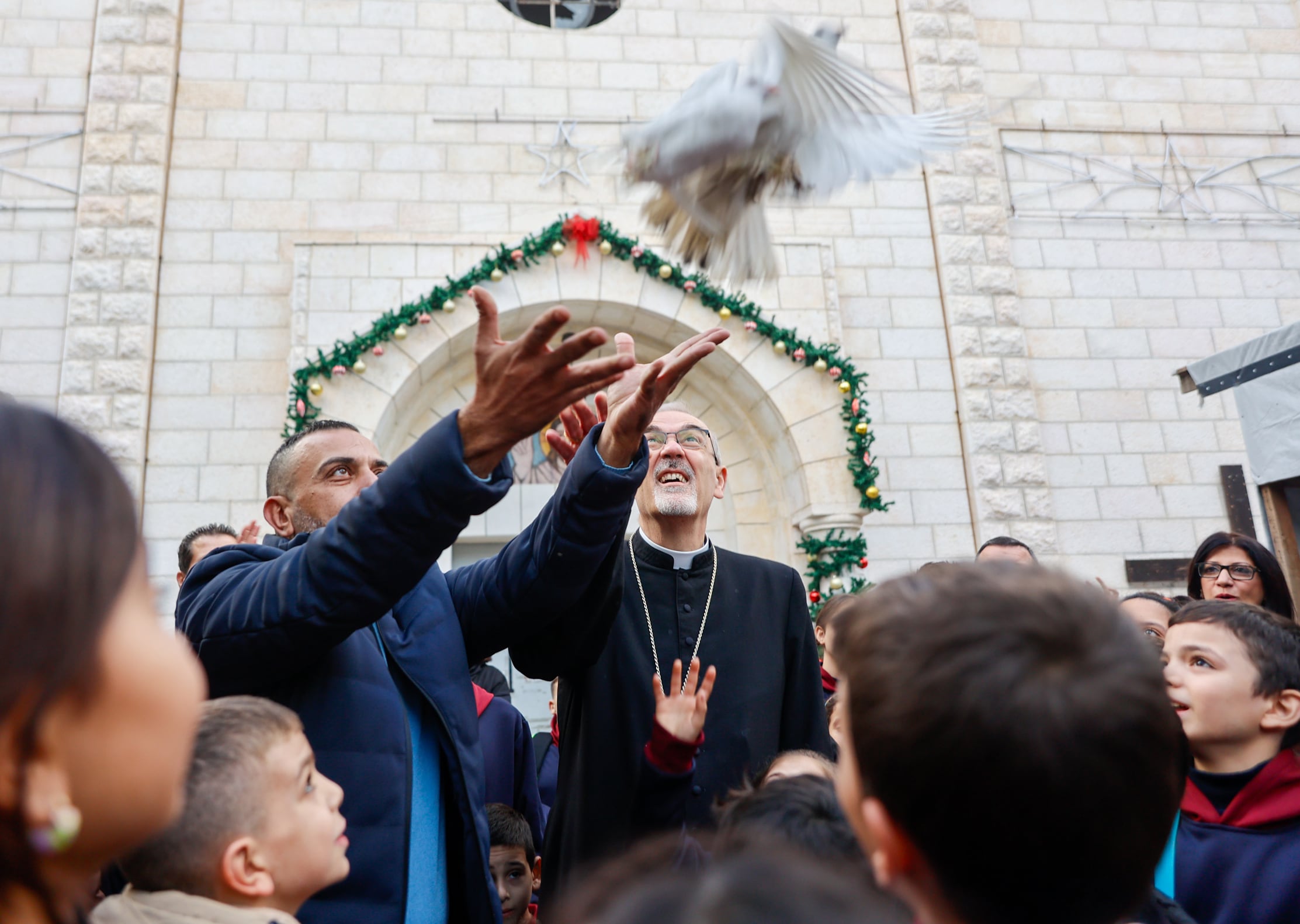 El Patriarca Latino de Jerusalén aplaude la determinación de los gazatíes de “reanudar sus vidas”, pese a las “condiciones miserables”