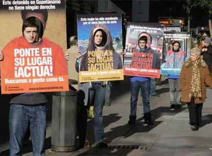 Amnistía Internacional ha exigido con este acto en Madrid un compromiso real con los derechos humanos.