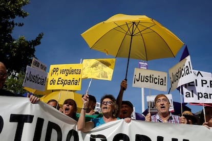 Protesta ante la sede de la Audiencia Nacional en San Fernando de Henares (Madrid).