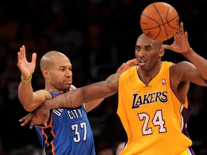 Kobe Bryant junto a Derek Fisher.