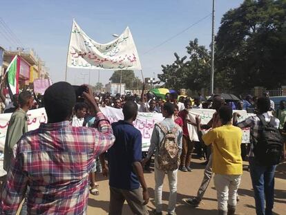 Marcha de protesta en Wad Madani, en Sudan.