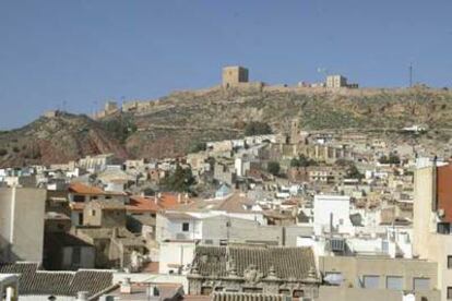Vista panorámica de Lorca, con el castillo al fondo.