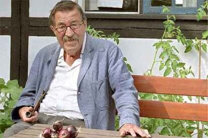 Günter Grass, el pasado 5 de agosto durante sus vacaciones en la isla de Moehn, Dinamarca.