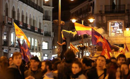 Concentración sin incidentes contra la sentencia del 'procés' en la Puerta del Sol de Madrid en octubre de 2019.