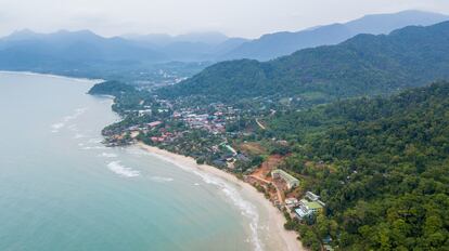 Vista aérea de la playa de Klong Prao en la isla de Ko Chang, en Tailandia.