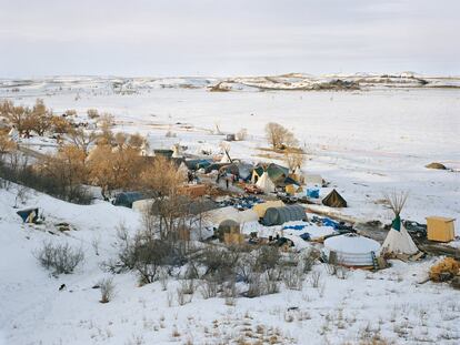 'Campamento Sacred Stone, Reserva Sioux de Standing Rock. Dakota del Norte, 2017'. del libro 'Property Rights' editado por STEIDL. Fotografía: MITCH EPSTEIN (STEIDL). 