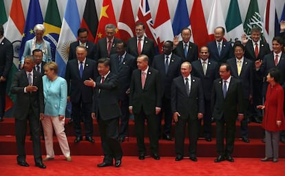 Foto de familia de los líderes del G20 en la cumbre que mantienen en la ciudad china de Hangzhou, el 5 de septiembre de 2016.
