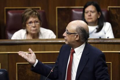 El ministro de Hacienda, Cristóbal Montoro, en el Congreso