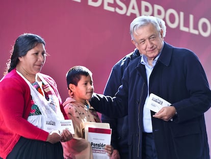 López Obrador, en una visita al municipio de Huauchinango (Puebla).