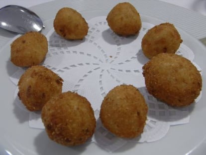 Estas croquetas de centollo son una razón para respetar la veda