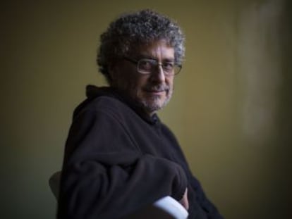 Gustavo Castro, único testigo del asesinato de la conocida ecologista hondureña, relata por primera vez el crimen que conmocionó a Centroamérica. Ahora vive bajo protección