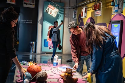 Se realizó un recorrido a prensa en el Museo Interactivo de Economía (MIDE) por su renovación reapertura al público, en Ciudad de México, el 7 de noviembre de 2025.