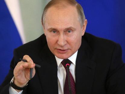 El presidente ruso Vladimir Putin durante una reunión en San Petersburgo.