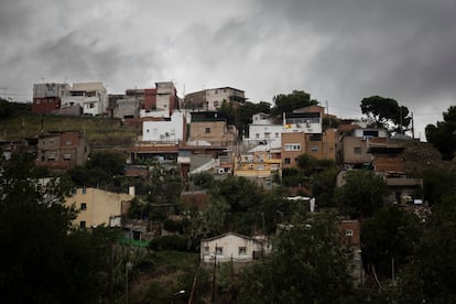 Vista de una de las partes del barrio barcelonés de Torre Baró con las casas de autoconstrucción.