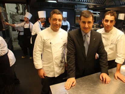 Joan, Josep y Jordi Roca, en su restaurante El Celler de Can Roca, en Girona.