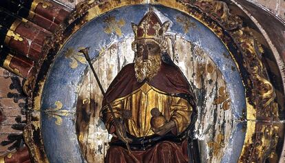 Clave de bóveda con la imagen de San Carlomagno de la catedral de Girona.