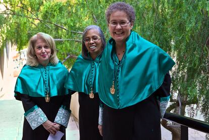 Marilyn Cochran-Smith, Gloria Ladson-Billings y Linda Darling-Hammond, investidas por la Universidad de Alicante.