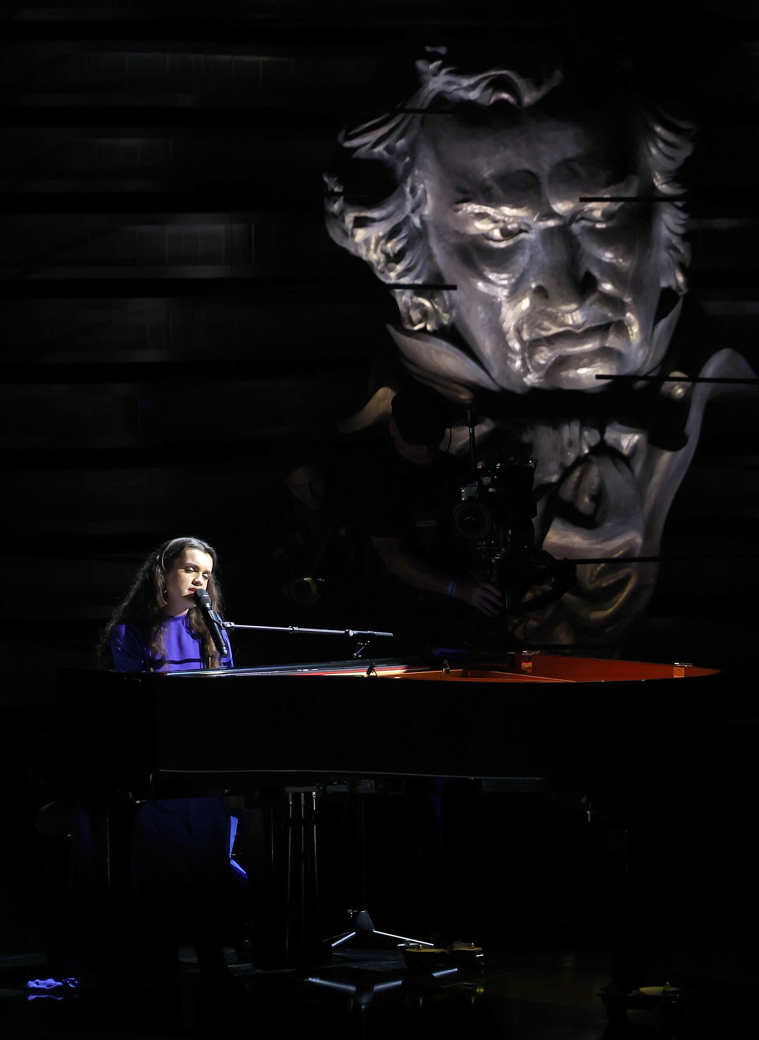 La cantante Amaia durante su actuación.