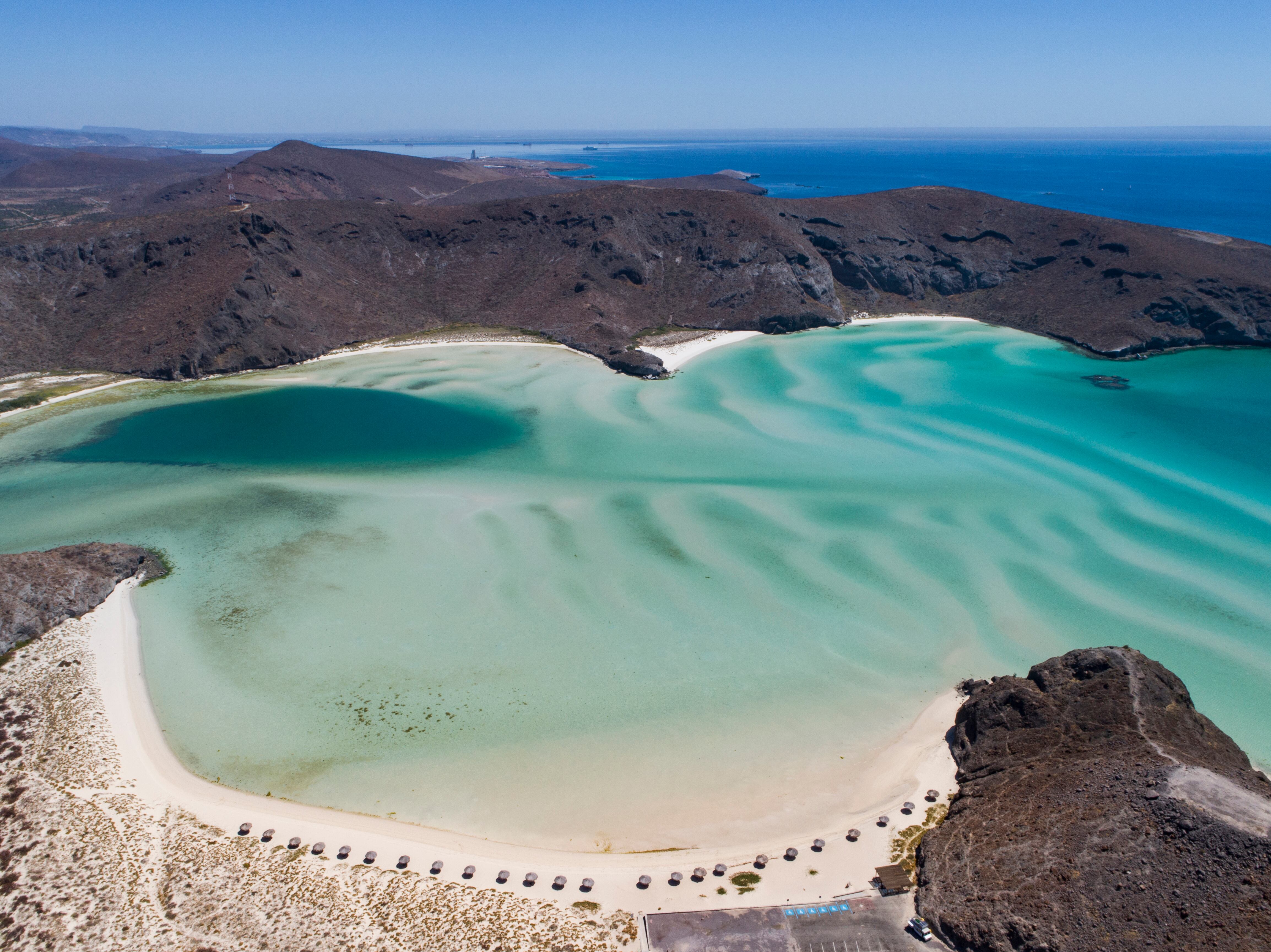 Vista aérea de la playa de Balandra, en el Estado de Baja California Sur, el 18 de mayo de 2020. 