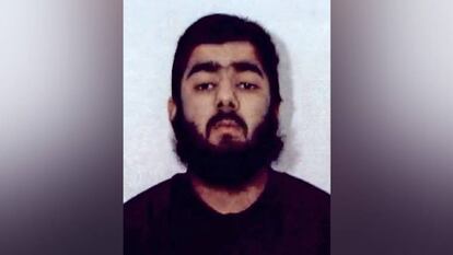 Imagem de Usman Khan divulgada pela Polícia de West Midlands em fevereiro de 2012.