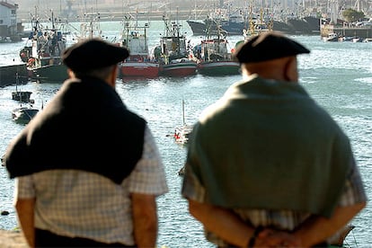 Los bloqueos por la huelga de pescadores se han extendido a puertos del Cantábrico, como el de Bilbao o el de Pasajes (en la foto).