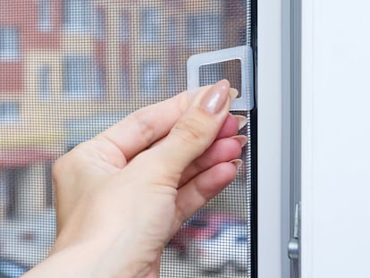 Esta es una de las mejores mosquiteras adhesivas para ventanas que se pueden comprar en Amazon