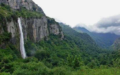 La cascada del Asón, en los Collados del Asón.