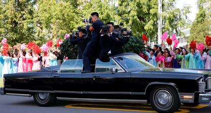 Los medios norcoreanos cubren la llegada del presidente surcoreano, Moon Jae-in, acompañado por Kim Jong Un, a Pyonyang.