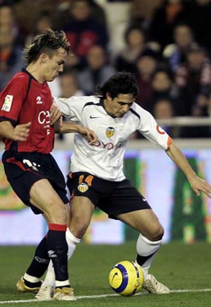 Vicente, antes de lesionarse, ante Javier Flaño.