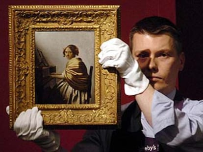 Un momento de la subasta de <i> Mujer joven sentada ante el virginal,</i> de Vermeer (hacia 1670).