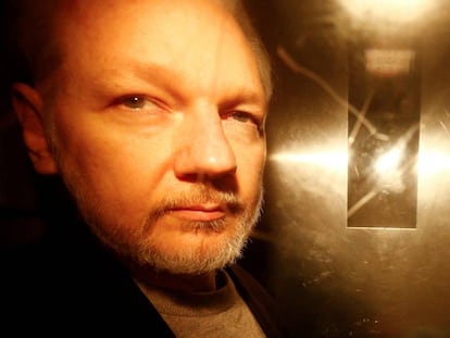 Julian Assange em 1º maio em Londres.