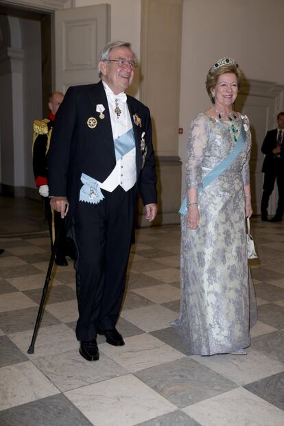 También estuvieron sus hermanas, las princesas Benedicta y Ana María, con su esposo Constantino de Grecia; sus hijos, el heredero Federico y Joaquín; y sus nueras, las princesas Mary y Marie; pero no su esposo, el príncipe consorte Enrique, convaleciente de gripe.