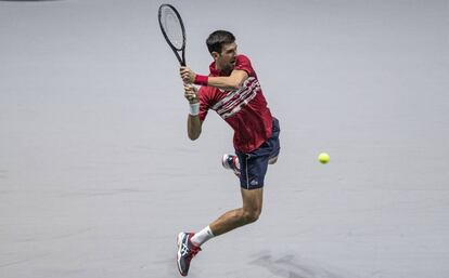 Djokovic, durante su partido de individuales de Jachanov.