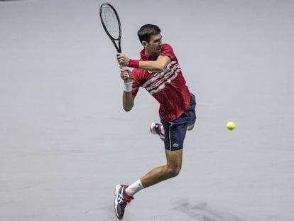 Djokovic, durante su partido de individuales de Jachanov.