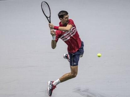 Djokovic, durante su partido de individuales de Jachanov.