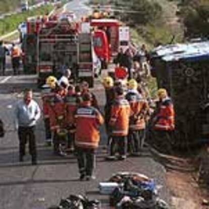 El accidente mantuvo cortada la autopista A-7 en el término de L'Ametlla de Mar.