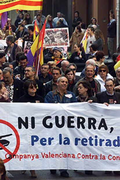 La manifestación, ayer, por las calles de Valencia.