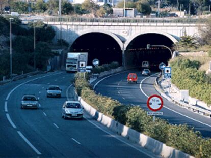 Túnel de San Juan en la A-7. PLANO GENERAL - PAISAJE URBANO