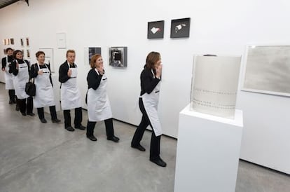Intervención del CoroDelantal, dirigido por Sonia Megías, compositora y participante de la exposición con su obra 'The Time in a Thread.1'.