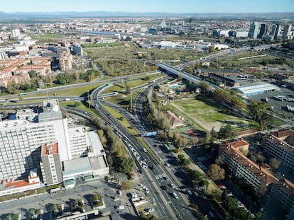 La zona donde se van a llevar los trabajos en el Nudo Norte fotografiada desde una de las Cuatro Torres.