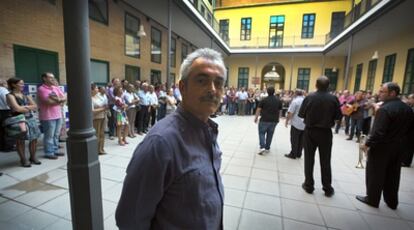 El músico y etnomusicólogo Jordi Reig durante la celebración del día del <i>cant d'estil</i> en el centro cultural de la Beneficència.