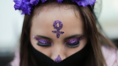 Retrato de una mujer durante la protesta del Día contra la violencia de género y el feminicidio den México DF, el 2 de noviembre de 2020.