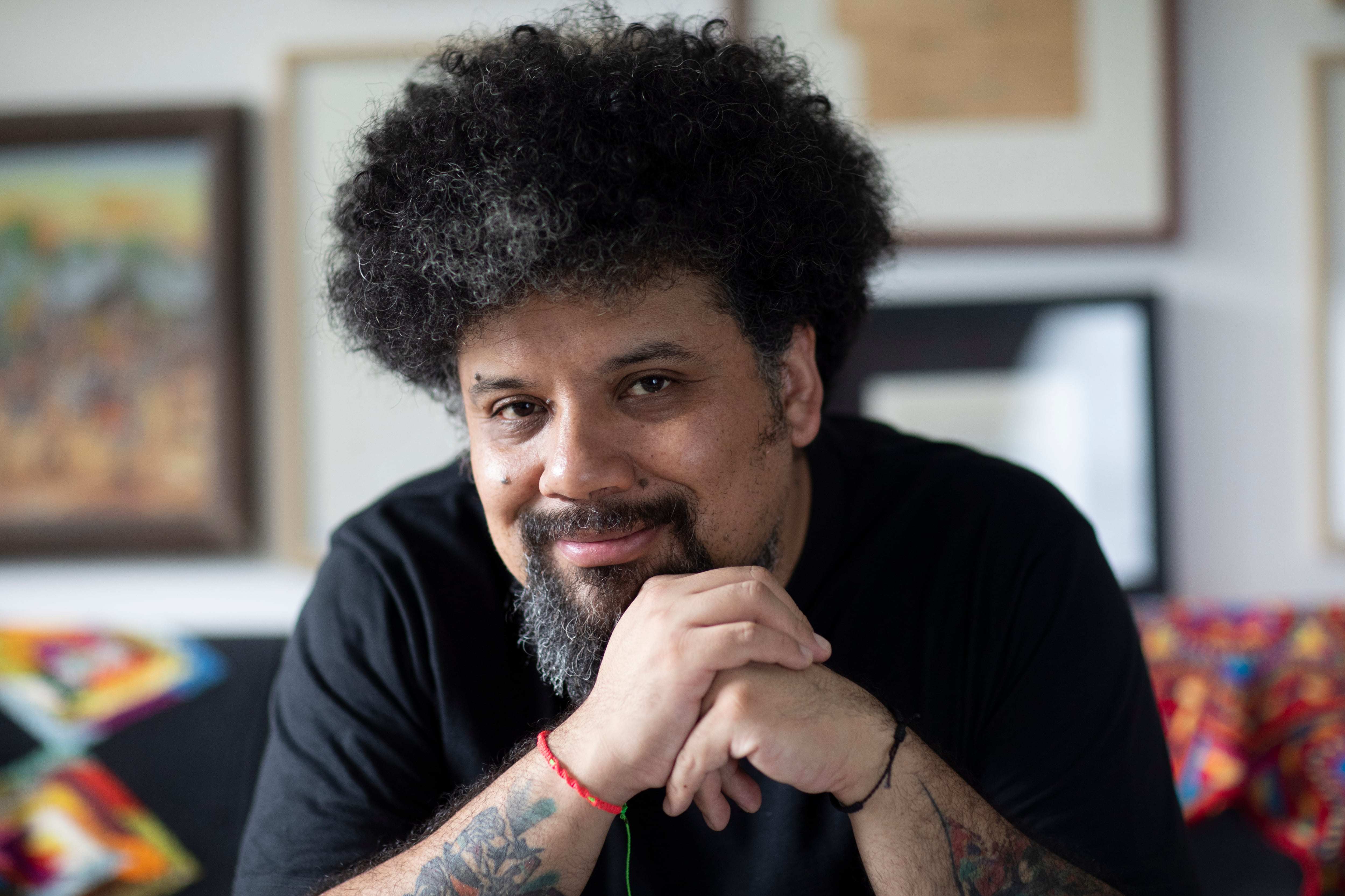El autor del libro 'Lorombo', Julio Serrano en Ciudad de Guatemala.