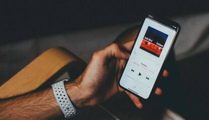 Smartphone con Apple Music