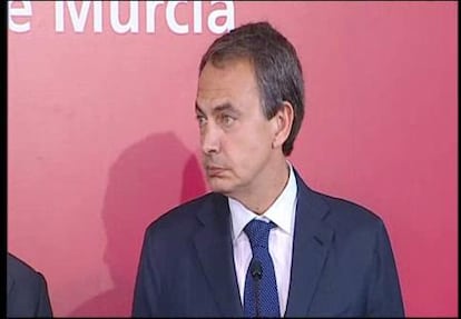 Zapatero: "El terremoto ha sido fuerte, pero España lo es aún más"