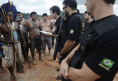 Protestas de ind&iacute;genas contra la construcci&oacute;n de la presa de Belo Monte.