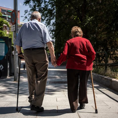 La economía sumergida cubre el 90% de los cuidados a los mayores.