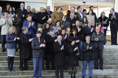 14-12-15, VITORIA
Las principales instituciones vascas llevan a cabo concentraciones silenciosas a mediod’a en solidaridad con las v’ctimas del atentado terrorista de Kabul
FOTO: L. RICO