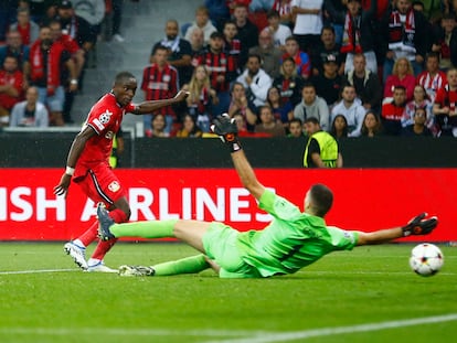 Diaby marca el segundo gol del Leverkusen ante el Atlético este martes.