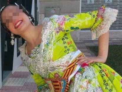 La presunta yihadista detenida en Cullera (Valencia) vestida de fallera en 2014.